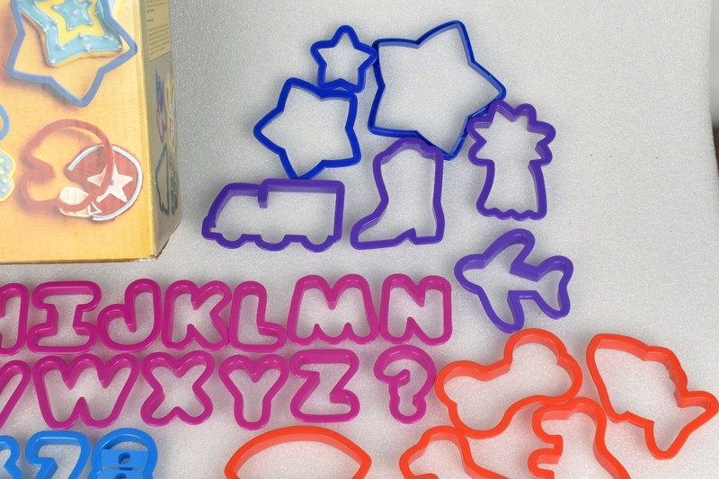 95-Pc Wilton Plastic Cookie Cutter Christmas Halloween Valentine Easter Letters gallery
