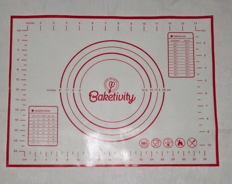 BaketivitySmall Silicone Pastry Mat / Baking Sheet – 15.75″ x 11.75″
