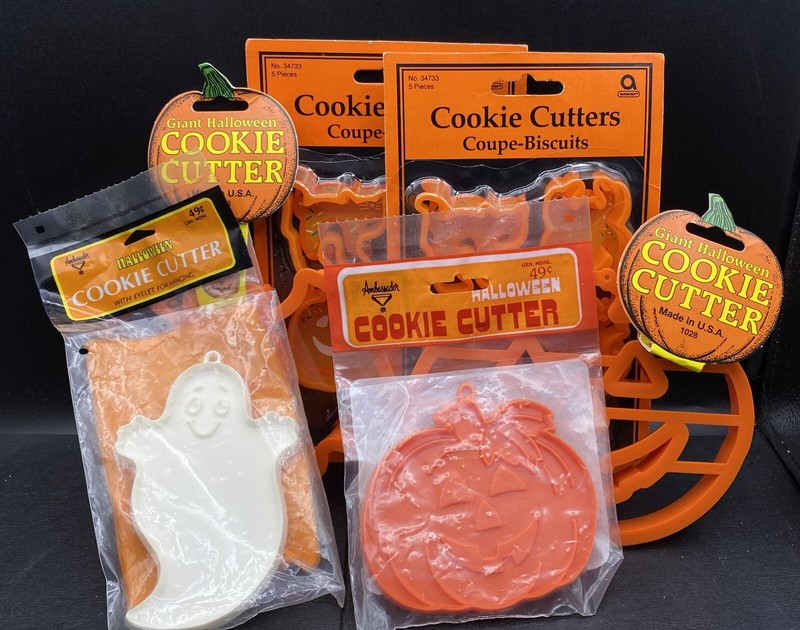 Vintage Lot Halloween Baking Cookies Cupcakes Cutters Ghosts NOS