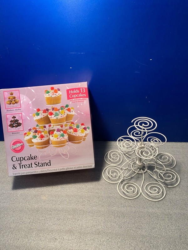 Cupcake and Treat Stand by Wilton – Holds 13 Cupcakes/Muffins