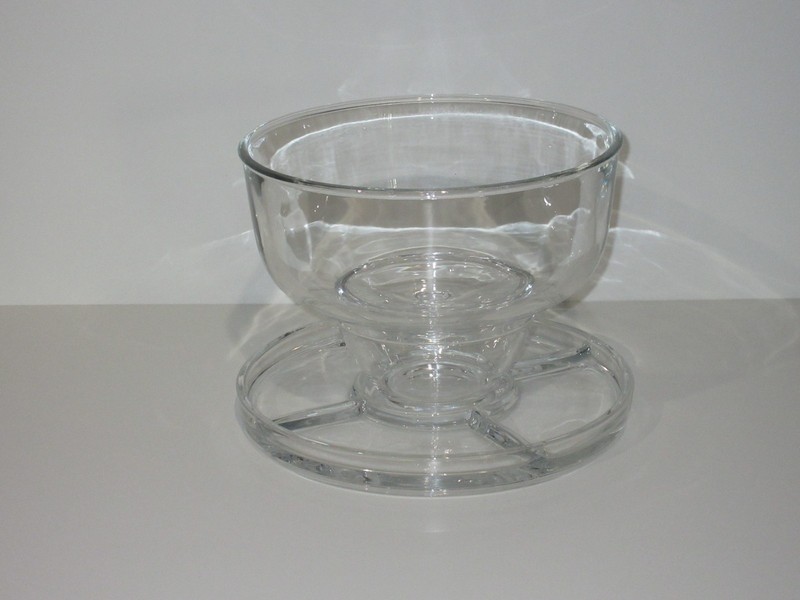 DOMED GLASS PEDESTAL STYLE PUNCH BOWL/ CAKE/ PIE STAND /CHIP AND DIP WITH COVER