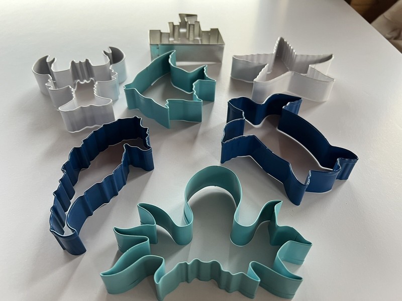 Precious 2005 WILLIAMS SONOMA Set/7 Beachcomber Cookie Cutters in Beach Pail gallery
