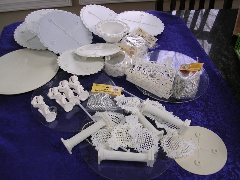 WILTON WEDDING CAKE DECORATING PILLARS, CHERUBS,SEPARATORS, FILIGREE ++75pc lot gallery