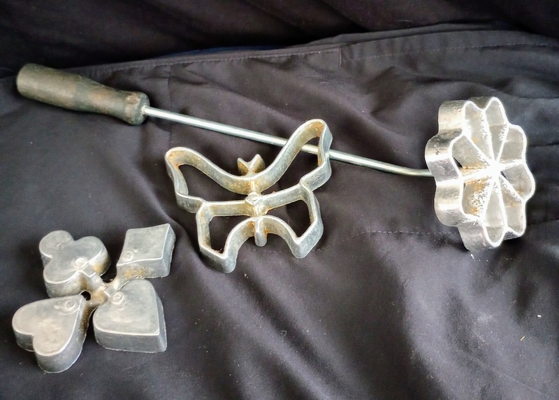 Vintage Rosette Iron Cookie Mold Set of 3 With Handle Cast Aluminum Pastry