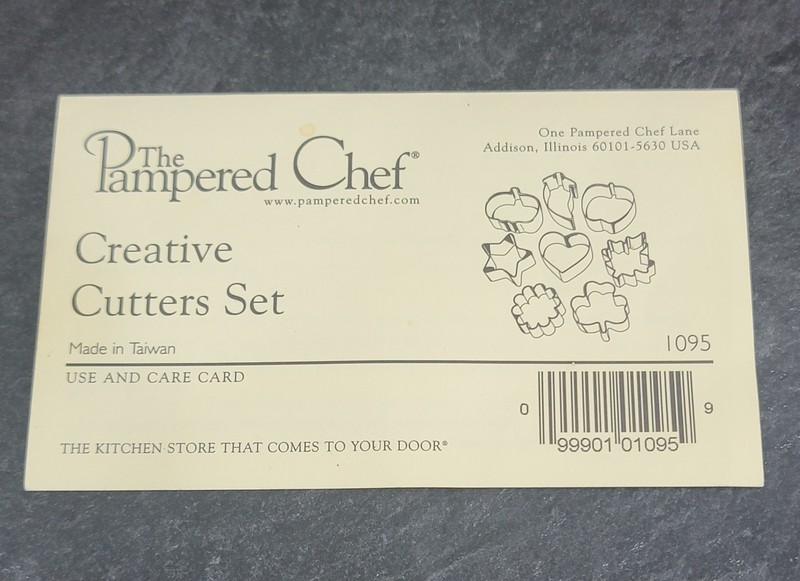 Pampered Chef Creative Cutters Set #1095 w/ Tin – 8 Mini Cookie Cutters EUC gallery