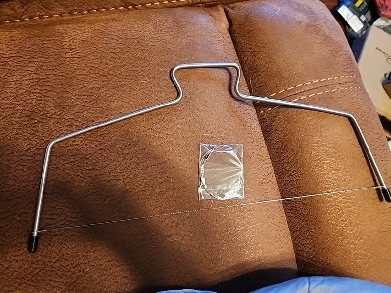 2 – Adjustable cake leveler and slicer- stainless steel wire