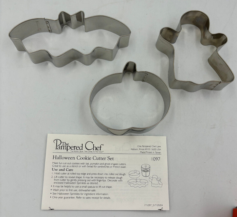 Pampered Chef Halloween Cookie Cutter Set #1097 – Set of 3 Ghost, Bat, Pumpkin gallery