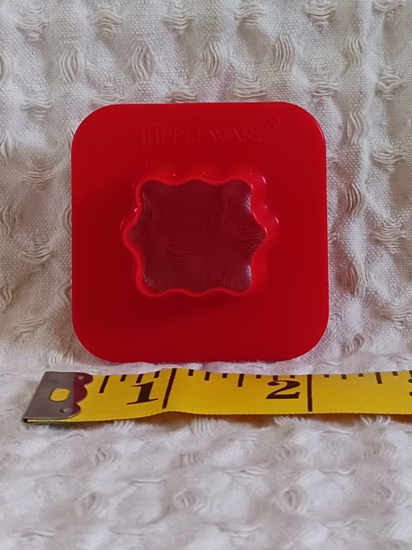 Tupperware Cake Decorator Plastic Kitchen Tool Gadget Orange + Fondant Mold Red gallery