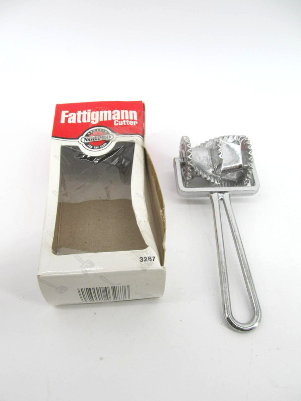 Norpro Cast Iron and Stainless Steel Norwegian Fattigmann Cutter New In Box 3287