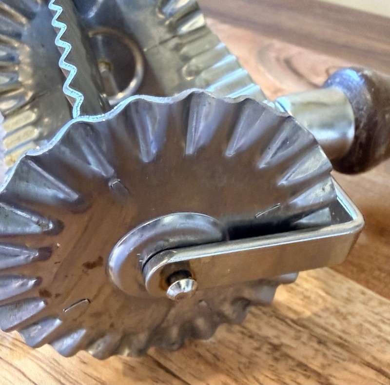 VINTAGE MONOPOL AURO EDELSTAHL ROSTFREI RAVIOLI PASTA CUTTER ROLLER GERMANY gallery