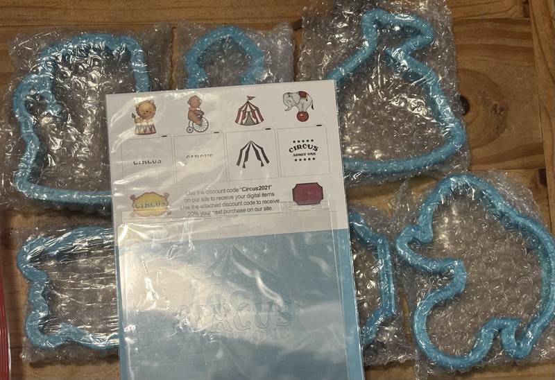 SheyB Designs Circus Six Piece 3d Cookie Cutter Set With 3 Stencils Included