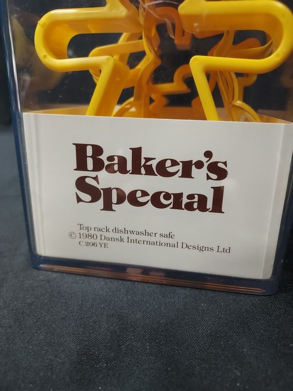 UNUSED 1980 Dansk Baker's Special Cookie Cutters and Container 5 Shapes MCM gallery