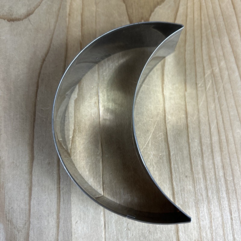 Crescent Moon Cookie Cutter Stainless Steel 3×4 Inch Halloween Celestial