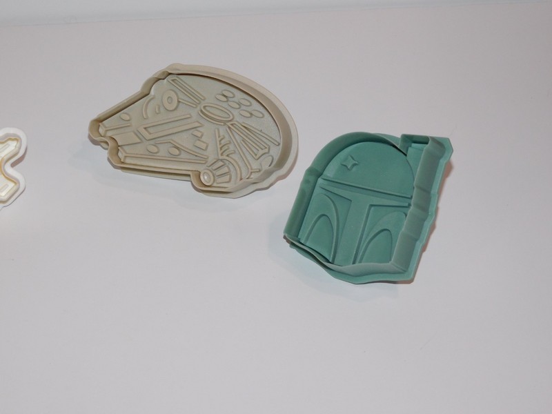 Williams Sonoma Star Wars Cookie Cutters Press & Stamp Set 5 with Plunger - NICE gallery