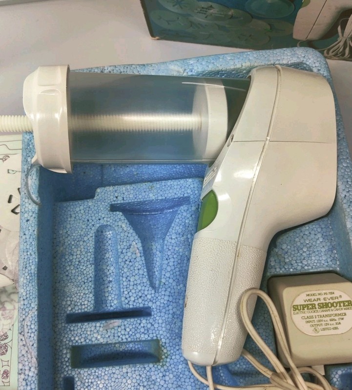 VTG Wear Ever Super Shooter Electric Cookie Canape Candy Maker Press 70001 Works gallery