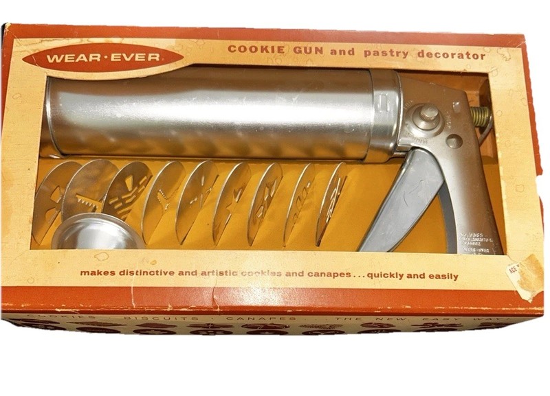 Wear Ever Cookie Gun No 3365 Aluminum Pastry Decorator Box USA Vintage