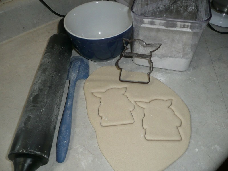 BABY YODA ADORABLE SPACE BABY CHILD POSE 2 STAR WARS COOKIE CUTTER USA PR3357 gallery