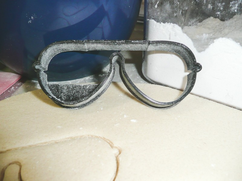 SUNGLASSES GLASSES STYLE FRAME SET OF 4 COOKIE CUTTER USA PR1515 gallery