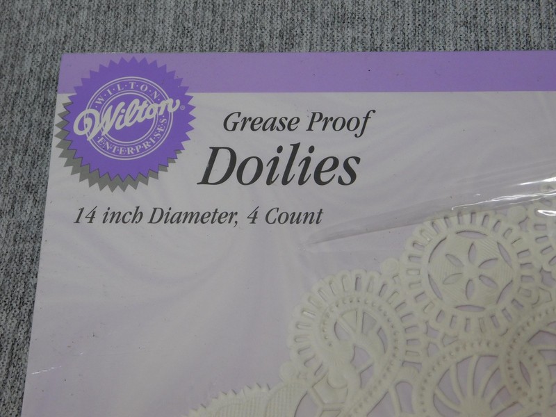 Vintage Wilton Grease Proof Doilies 14 Inch White Round 4 Count 2104-90214 USA gallery