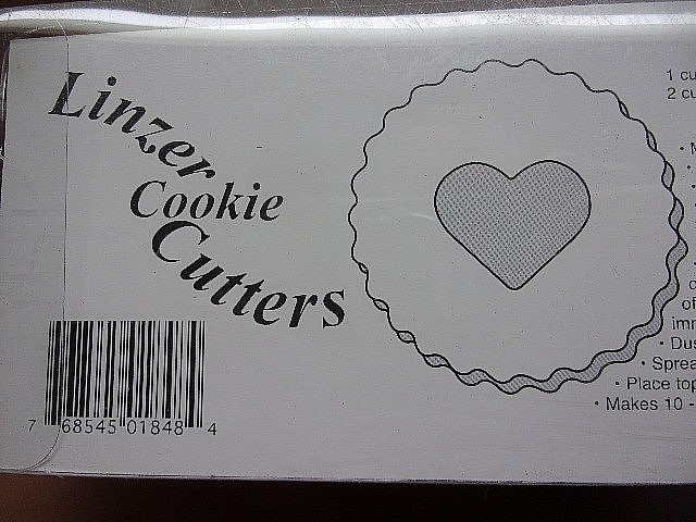 Linzer Christmas Cookie Cutter Set Fluted Round + 6 Holiday Shapes Baking YUMMY! gallery