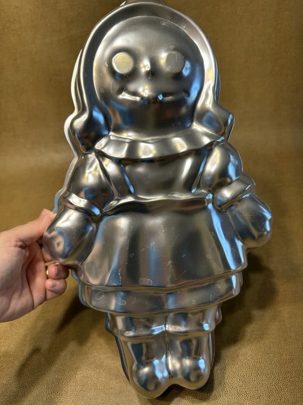 1975 Wilton 508 450 Raggedy Ann Little Girl Small Cake Mold Pan 9″ X 6″