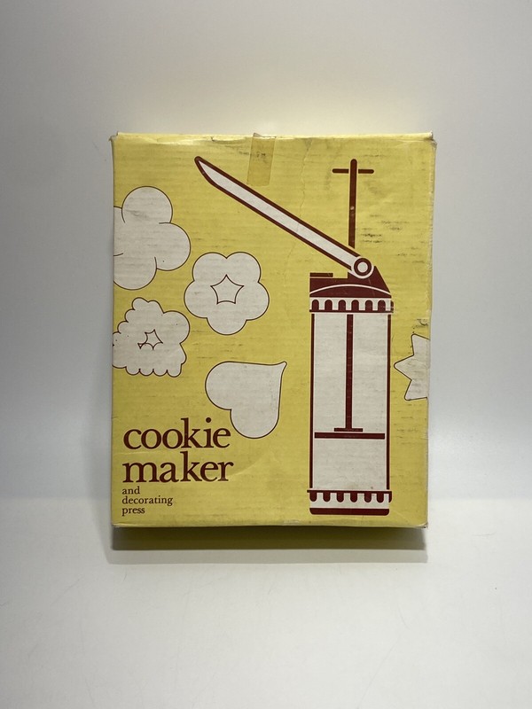 Cookie Maker & Decorating Press YP 701 18 Cookie Disks 6 Decorating Tips VINTAGE