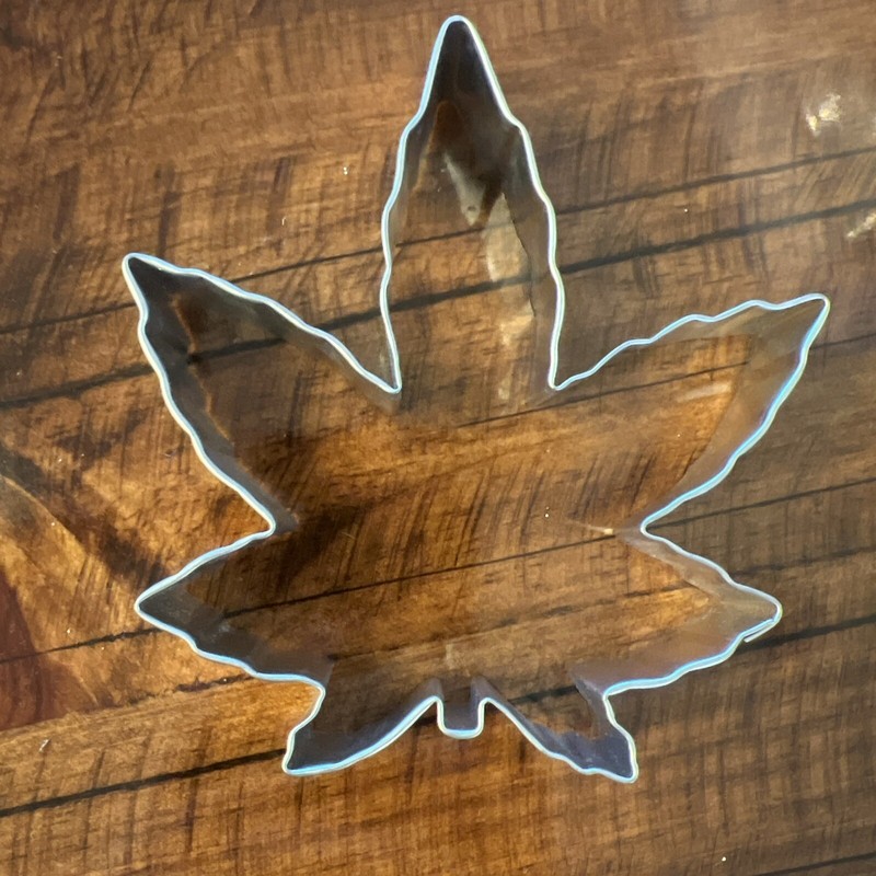 Cookie Cutter leaf, Marijuana Leaf , Weed, Pot Leaf,Metal 3.5” By 4” By 1” 13-29
