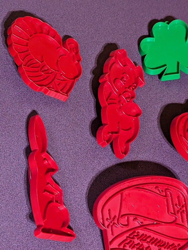 Tupperware Holiday Cookie Cutters Porky the Pig Piggy, Turkey, Halloween, Lot 6 gallery