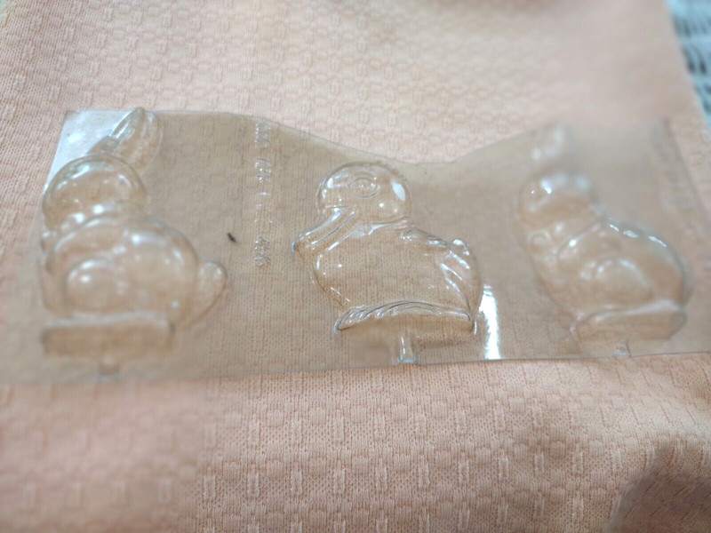 MOLDS - CANDY - FOUR SHEETS - 15 TOTAL MOLDS - RABBIT, BUNNY, BUG BUNNY, SUCKERS gallery