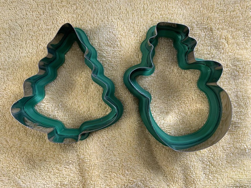 Wilton Comfort Grip Metal Cookie Cutters (2) Christmas Tree & Snowman Shaped 5” gallery
