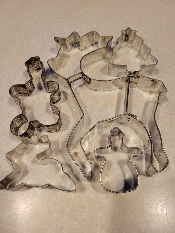 Christmas Cookie Cutters 5 assorted shapes and sizes: Reindeer, snowman, tree