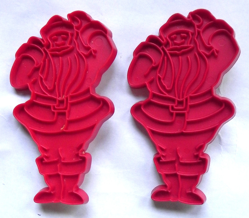 12 Tupperware Cookie Cutters, Santa, Christmas Tree, Porky Pig, Bunny, Birthday gallery
