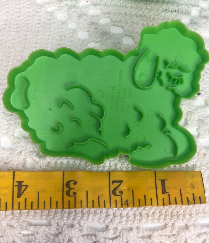 5 Vintage 1978 Wilton EASTER Cookie Cutters Green Plastic Duck Chick Rabbit Lamb gallery
