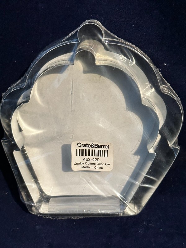 Crate & Barrel Metal Cupcake Cookie Cutters - Set Of 2 - New/Sealed gallery