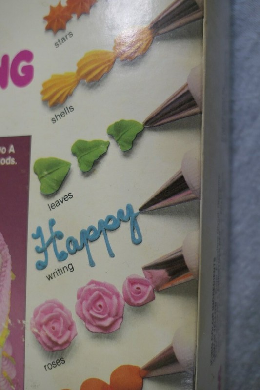 Vintage 1981 Wilton 2104-6063 Deluxe Cake Decoration Set Kit 29 Pieces gallery