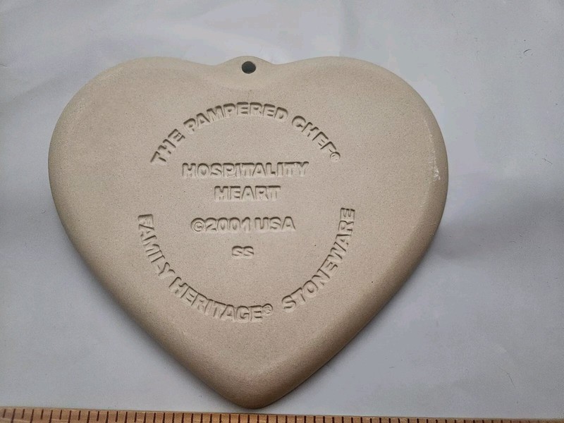 2001 Pampered Chef Hospitality Heart with Fruit Design Cookie Mold Stoneware gallery