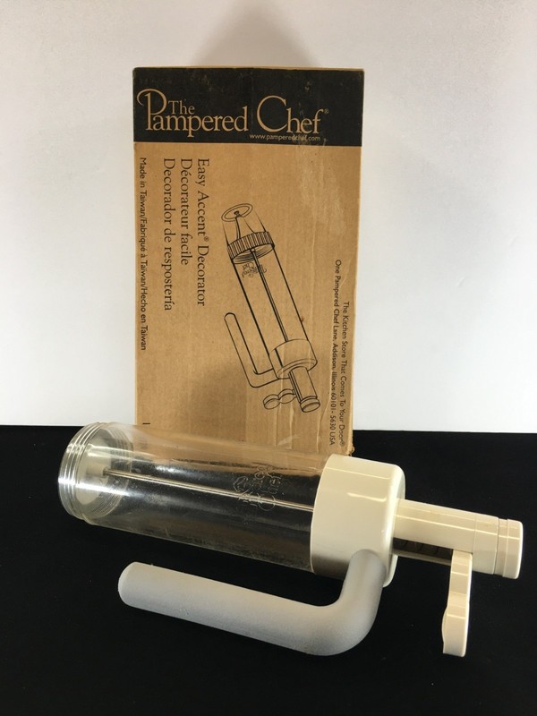 The Pampered Chef #1778 Easy Accent Decorator Cake Frosting Baking w/ Box gallery