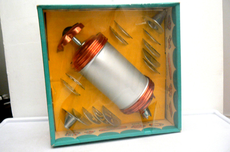 NOS Mirro Cooky-Pastry Kit Cookie Press Gun Sealed New In Box Aluminum M-0358-22