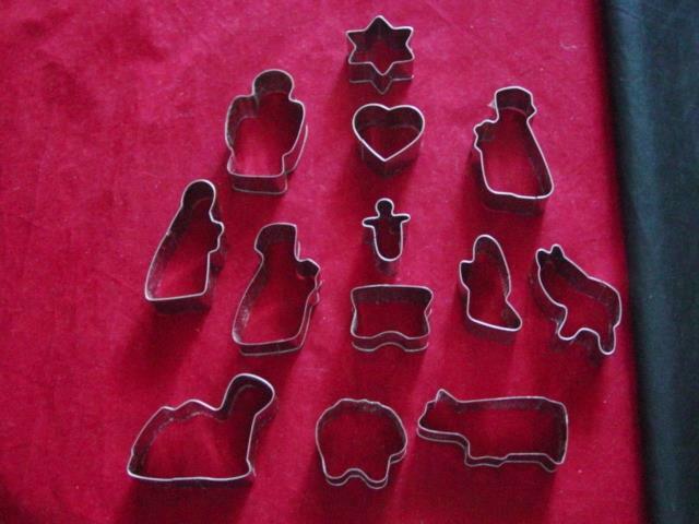 (13) Vintage NATIVITY Metal Christmas COOKIE Cutters - Mary Joseph Jesus Kings++ gallery