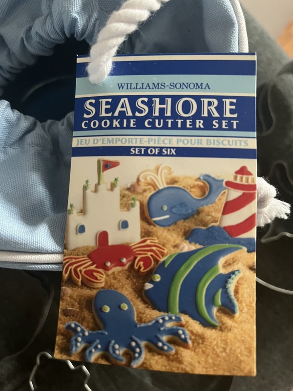 William Sonoma Seashore Cookie Cutter Set Whale, Lighthouse, Fish, Crab, Octop gallery