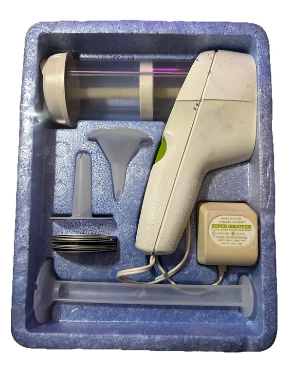 Vintage Wear-Ever SUPER SHOOTER Electric Cookie Press. No box. NEW STILL SEALED