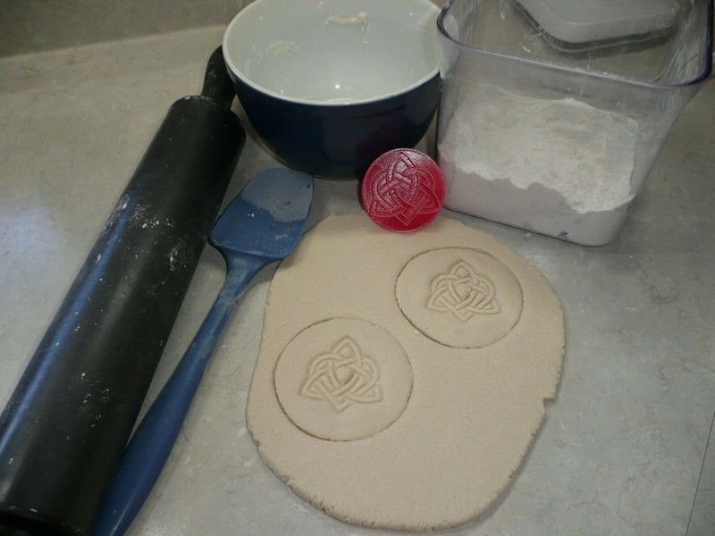 LOVE HEART CELTIC KNOT COOKIE STAMP EMBOSSER MADE IN USA PR4451 gallery