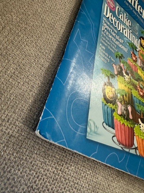 Wilton Cake Decorating Pattern Book for 2006 Yearbook NOS New Uncut Spectacular gallery