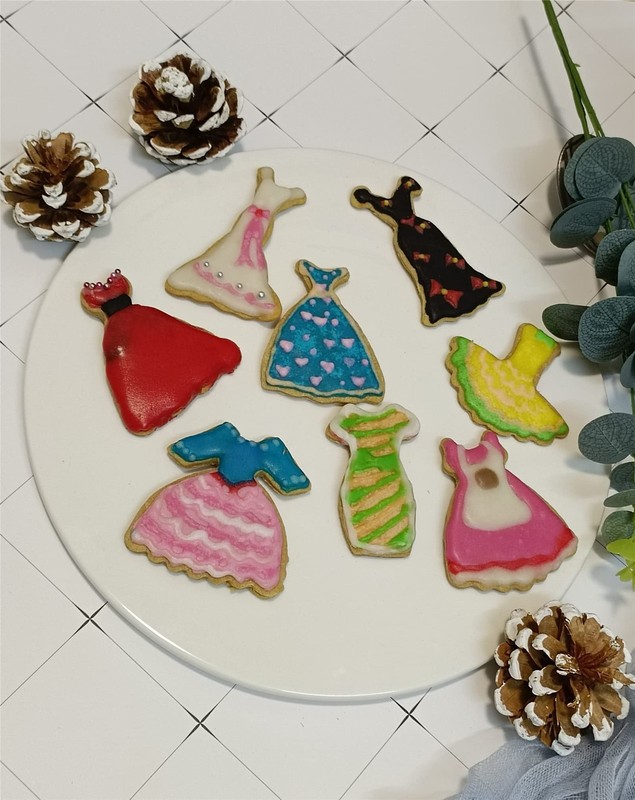 Dress Shaped Cookie Cutters Set of 8 pcs, Stainless Steel Wedding Princess Dr... gallery