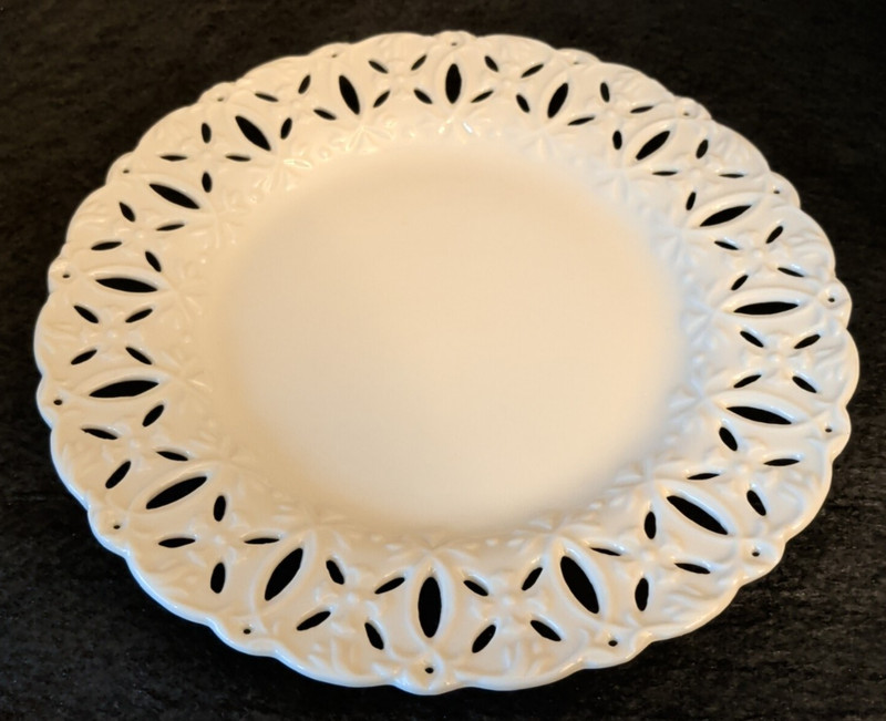 I. Godinger & Co.: Porcelain Plate With Lace Pattern Edge – 8 inch