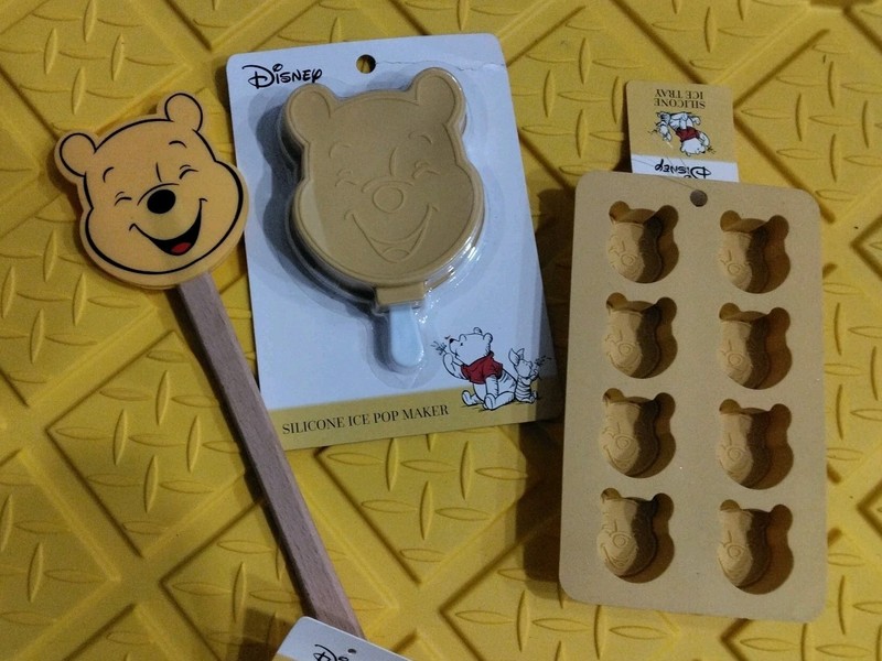 Disney Winnie 2/Cakes & Sweets Mould Makers & Large Pooh Face Spatula Lot Of 3