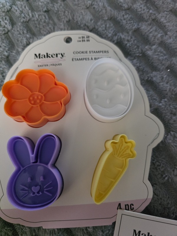 Makery Easter Cookie Cutter & Stamp Set – Bunny Carrot Flower – 8 Pieces New gallery