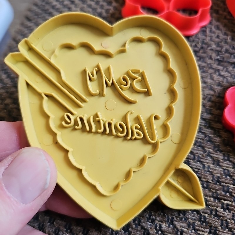 6 Vtg Wilton~ Stanley Various Heart Love Cupid St. Valentine Day Cookie Cutters gallery