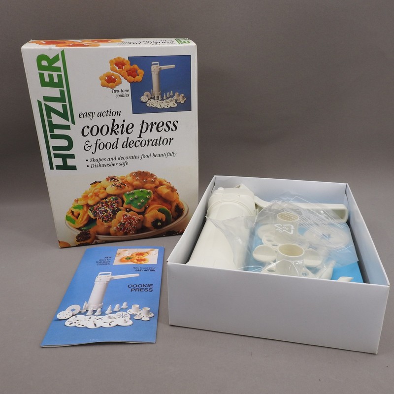 Hutzler Cookie Press Food Decorator 23 pc Set NOS #695 Two Toned Shapes & Pasta gallery