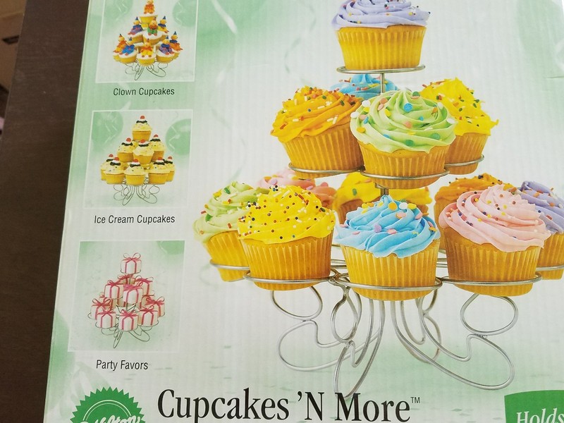 Cupcakes N More Dessert Stand ~ 13 Cupcakes ~ Metal Tiered Stand